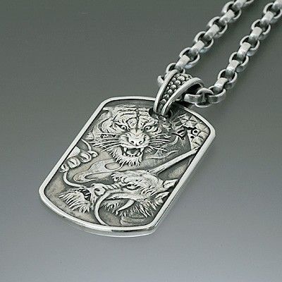 シルバーネックレス