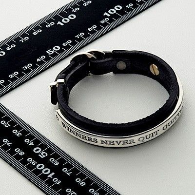 レザーブレスレット