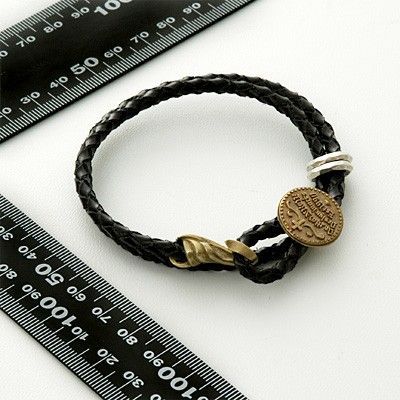 レザーブレスレット