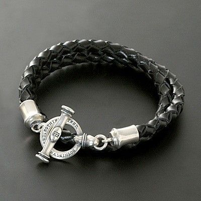 レザーブレスレット