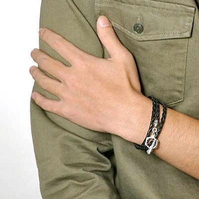 レザーブレスレット