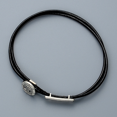 レザーブレスレット