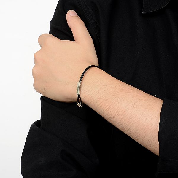 レザーブレスレット