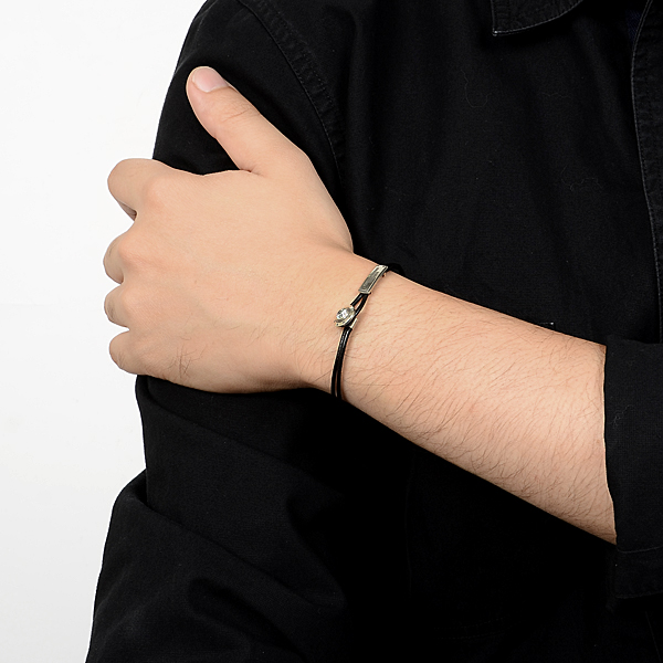 レザーブレスレット