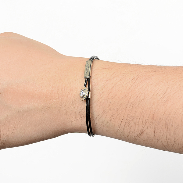 レザーブレスレット