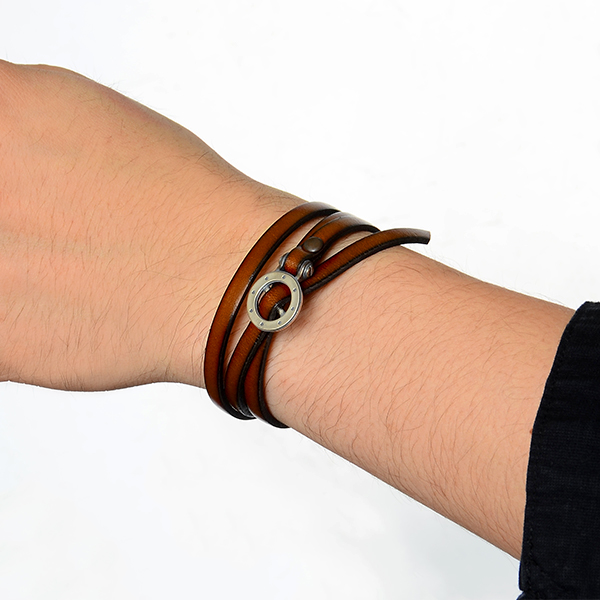 レザーブレスレット