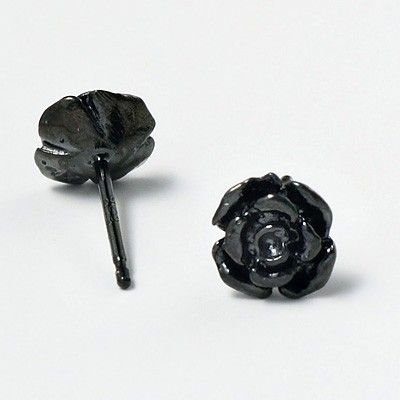 シルバースタッドピアス