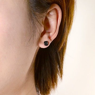 シルバースタッドピアス