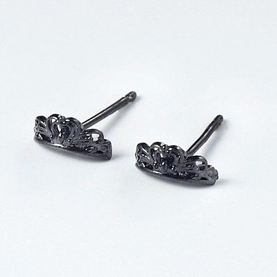 シルバースタッドピアス