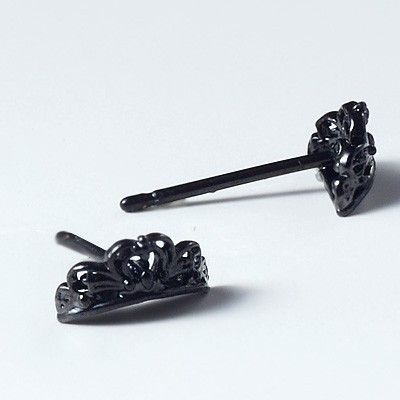 シルバースタッドピアス