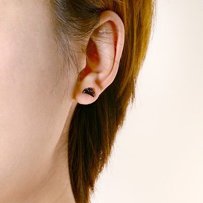 シルバースタッドピアス