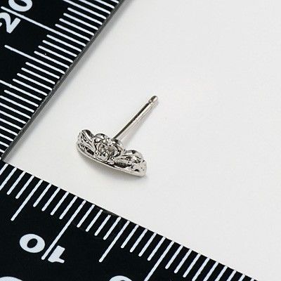 シルバースタッドピアス