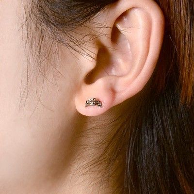 シルバースタッドピアス