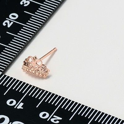 シルバースタッドピアス