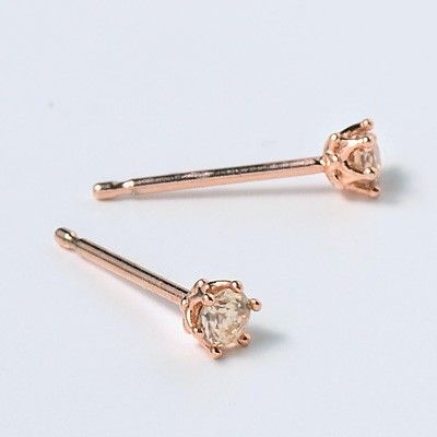 シルバースタッドピアス