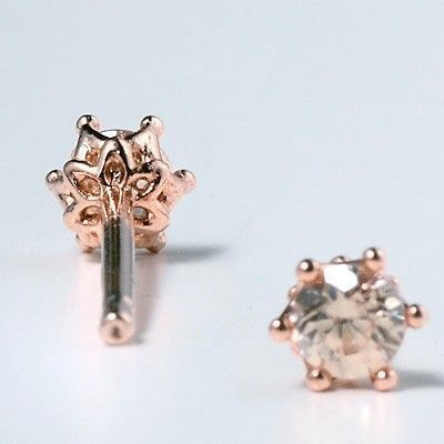 シルバースタッドピアス