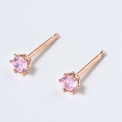 シルバースタッドピアス