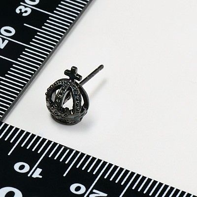 シルバースタッドピアス