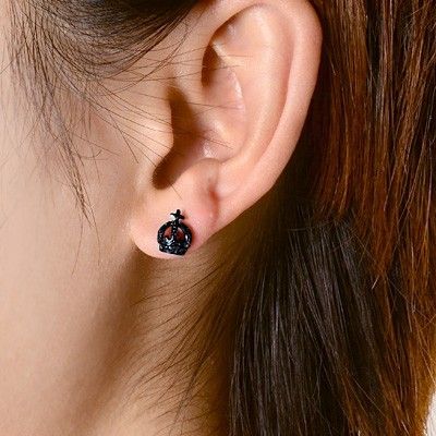 シルバースタッドピアス