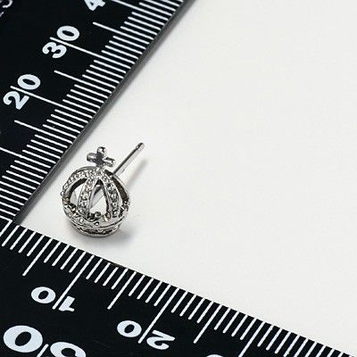 シルバースタッドピアス
