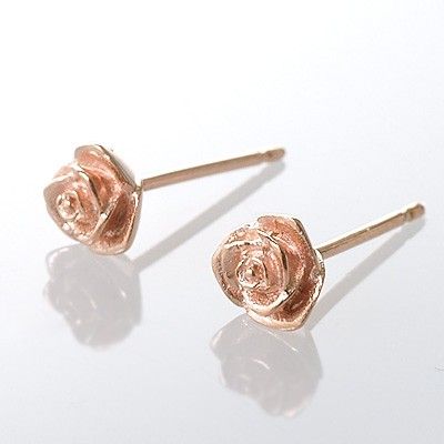 シルバースタッドピアス