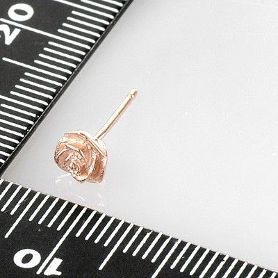 シルバースタッドピアス