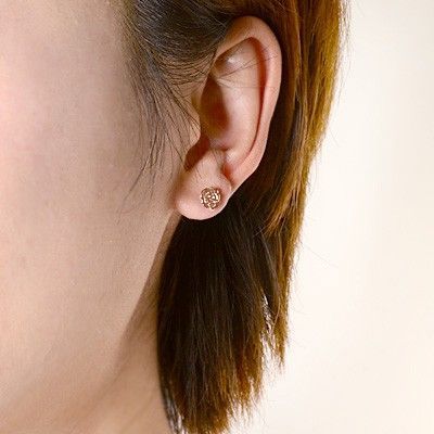 シルバースタッドピアス