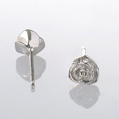 シルバースタッドピアス