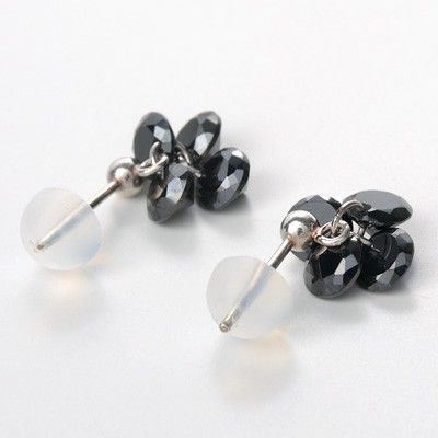 シルバースタッドピアス