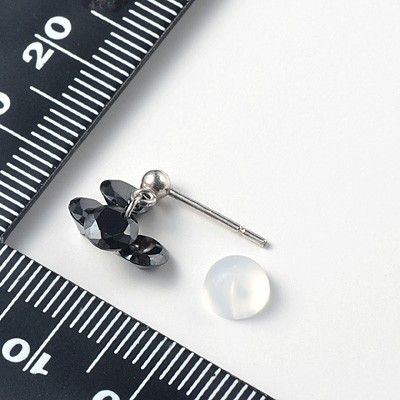 シルバースタッドピアス