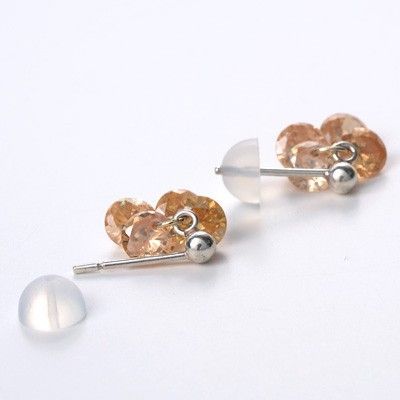 シルバースタッドピアス