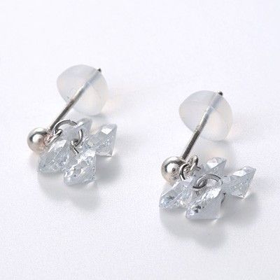 シルバースタッドピアス