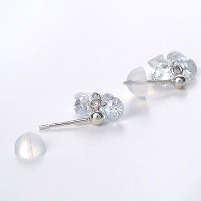 シルバースタッドピアス