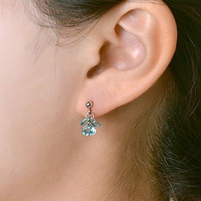 シルバースタッドピアス