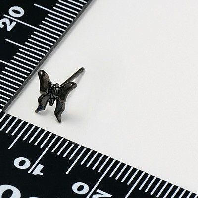 シルバースタッドピアス