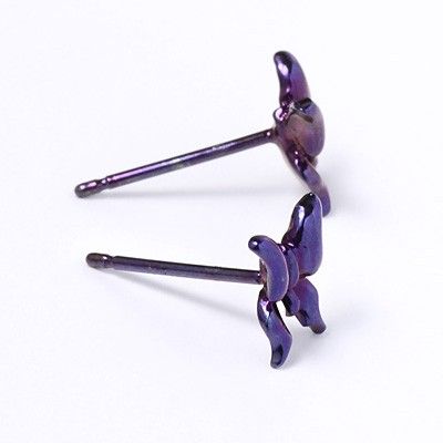 シルバースタッドピアス