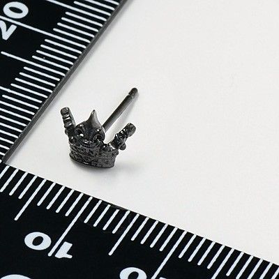 シルバースタッドピアス