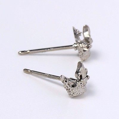 シルバースタッドピアス