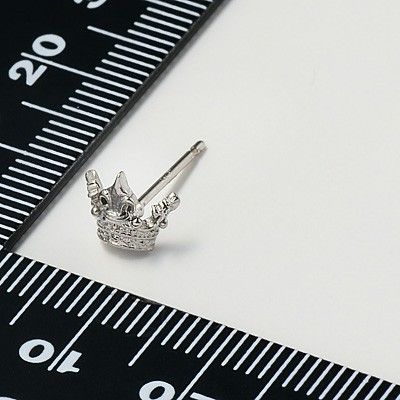 シルバースタッドピアス