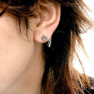 シルバースタッドピアス(片耳用)