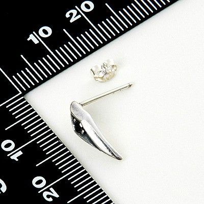 シルバースタッドピアス