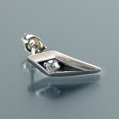 シルバースタッドピアス