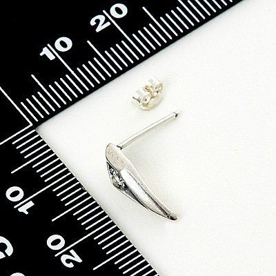 シルバースタッドピアス