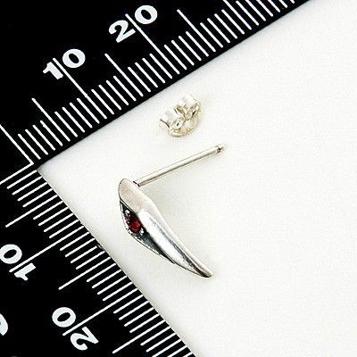 シルバースタッドピアス