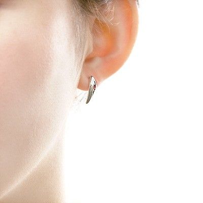 シルバースタッドピアス