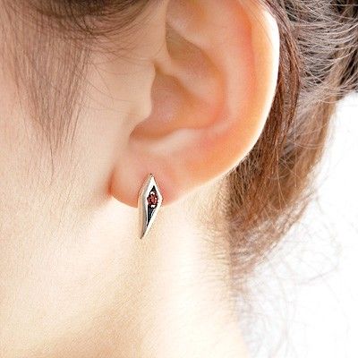 シルバースタッドピアス