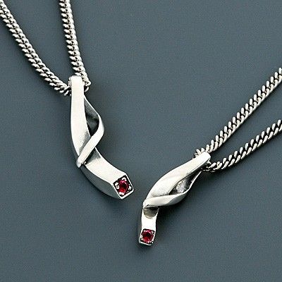 シルバーペアネックレス