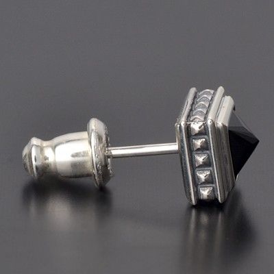 シルバースタッドピアス(片耳用)