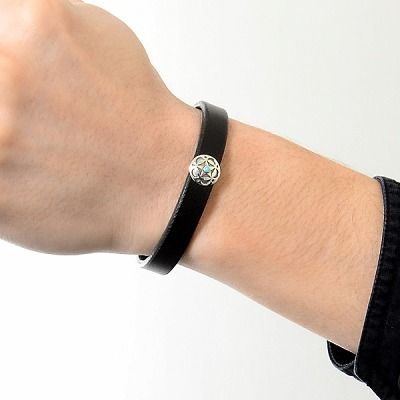 レザーブレスレット