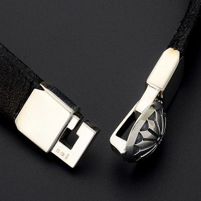 レザーブレスレット